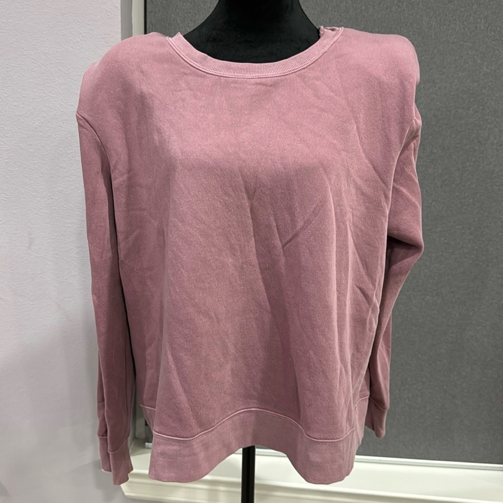 Pullover sweater